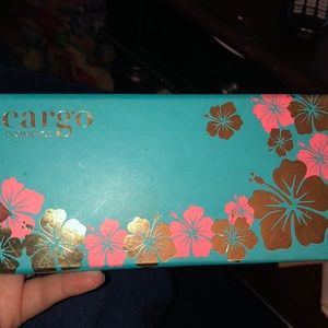 Cargo you had me at aloha Pallette